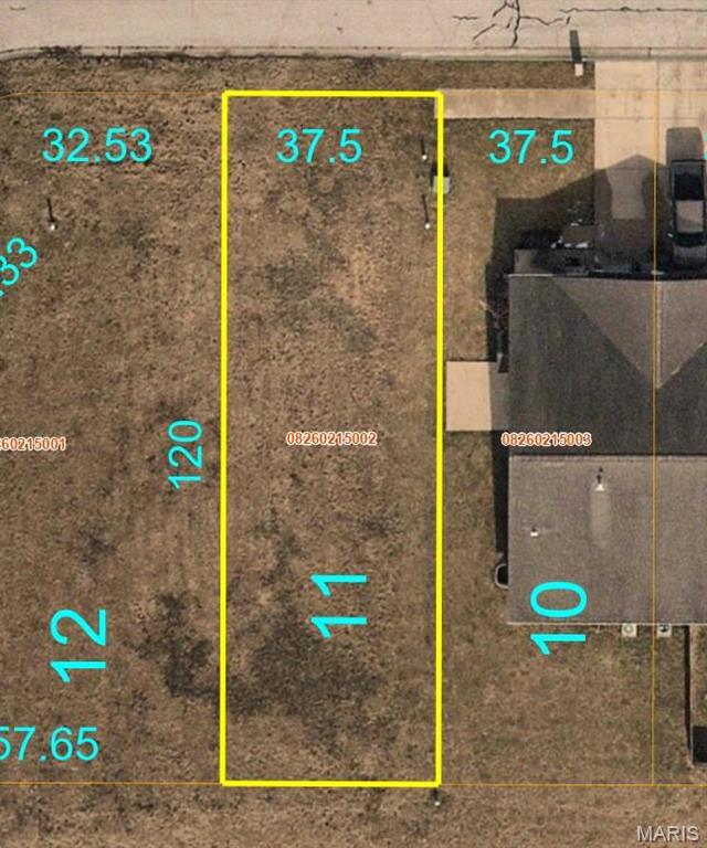 Mostly level duplex lot within the Fox Valley Subdivision of Belleville, IL are ready for the builder of your choosing!  Any duplex built will need to comply with a 1,200 SF minimum requirement per side.  All public utilities are available on each lot however, no tap on fees have been paid by the current owner.