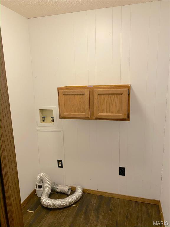COTTONWOOD VILLAGE - Residential Lease