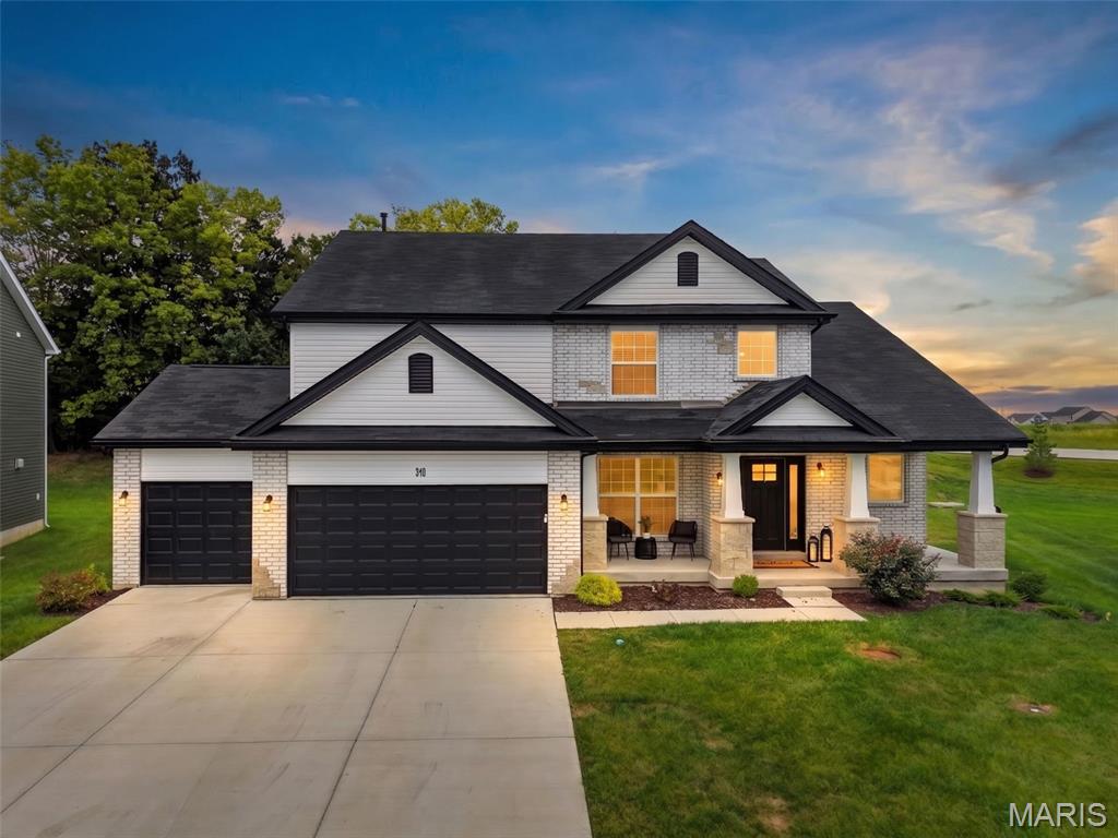 Hawk Ridge Trail Estate - Residential