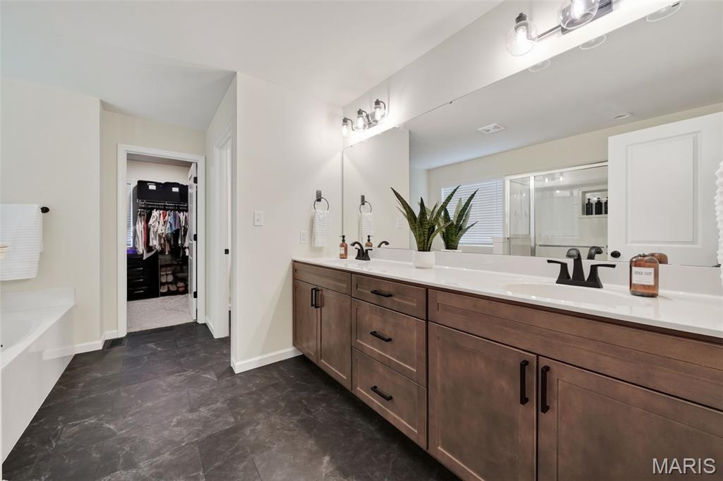 Hawk Ridge Trail Estate - Residential
