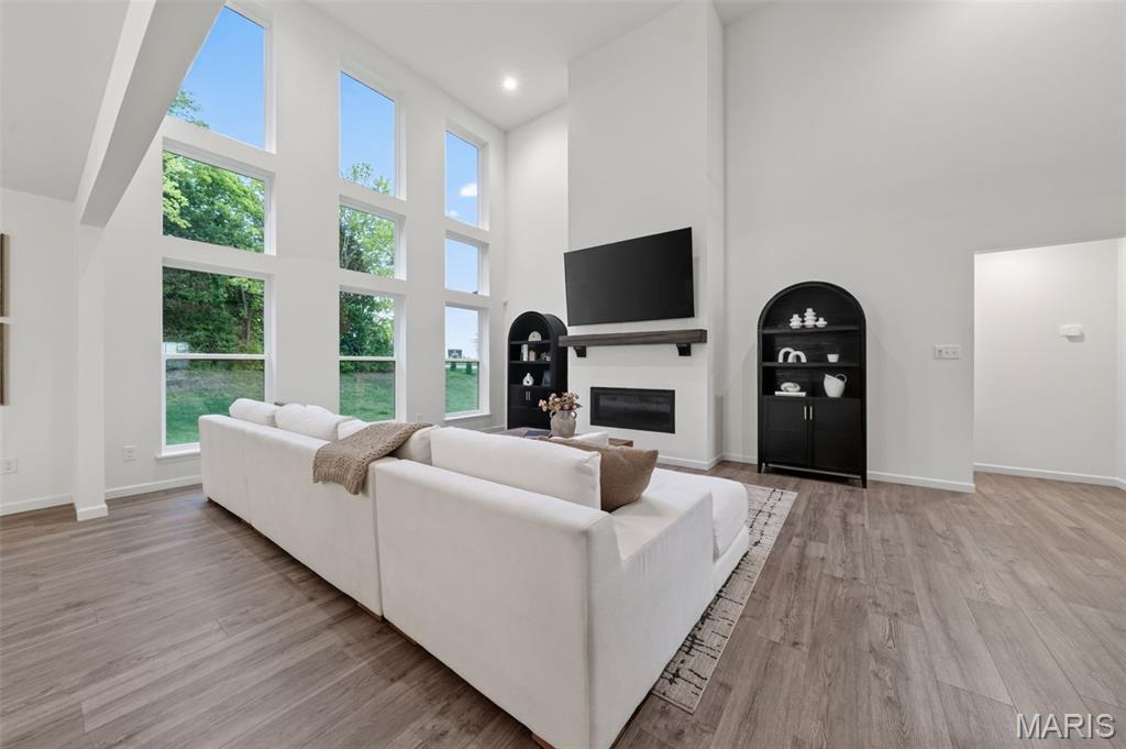 Hawk Ridge Trail Estate - Residential
