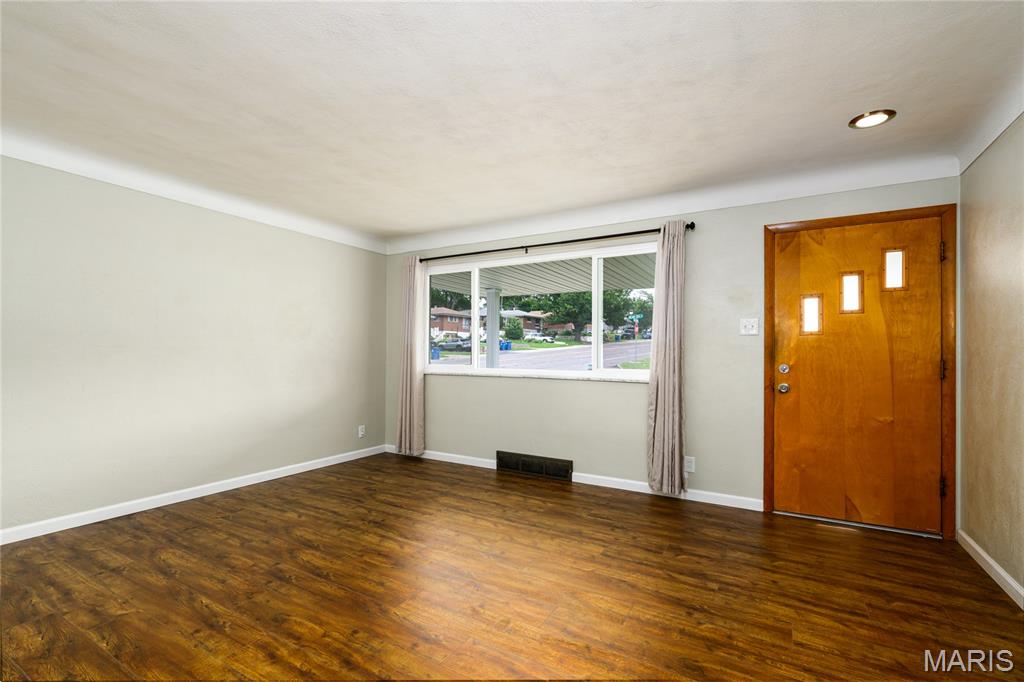 Reav-Tel Manor - Residential
