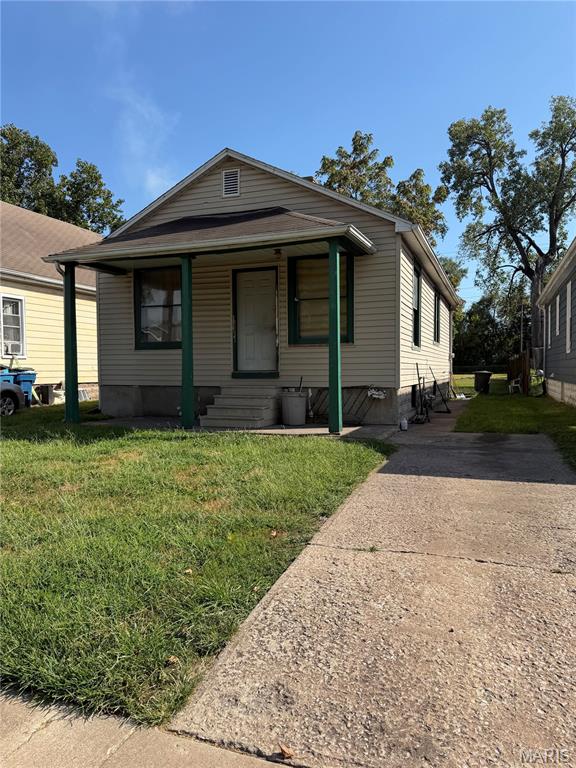 **Selling As Is** Investment opportunity in Granite City! This 2 bedroom 1 bath home with a huge back yard offers strong potential for investors, contractors, or buyers seeking a renovation project. The property is in need of repairs. With the right improvements this home could be restored to its full potential. This is a great opportunity for those looking to add value through renovation. The home is conveniently located near schools, shopping dining, and major transportation routes. Property is being sold As Is, with the seller making no repairs or warranties as to condition.
