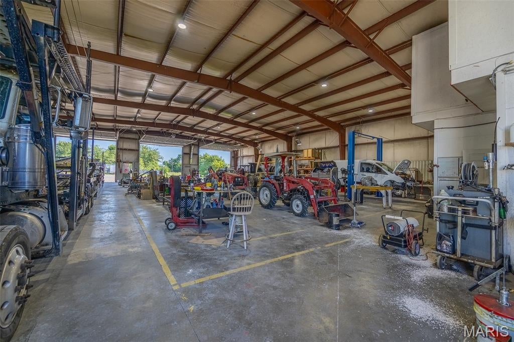LEBANON CITY ANNEX - Commercial Sale
