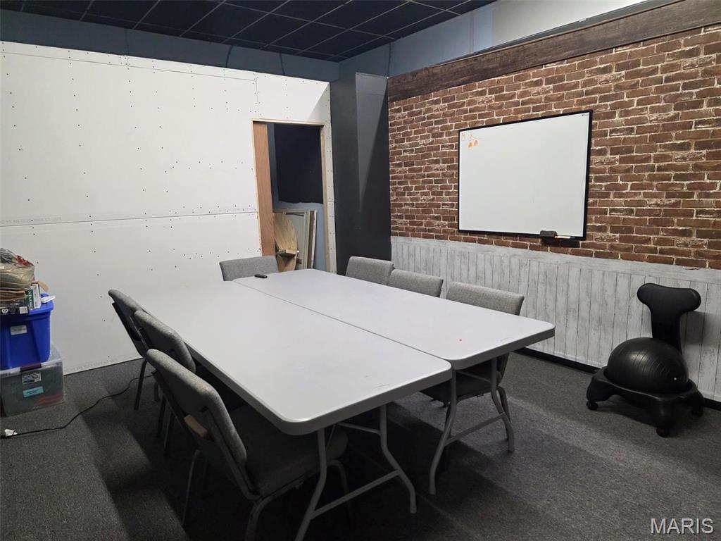 n/a - Commercial Sale