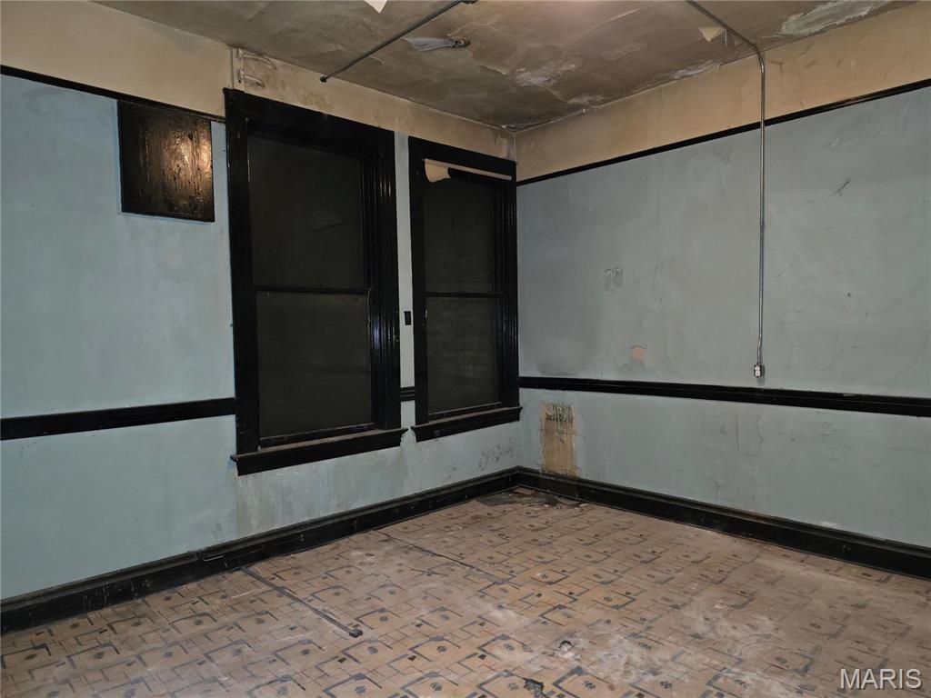 n/a - Commercial Sale