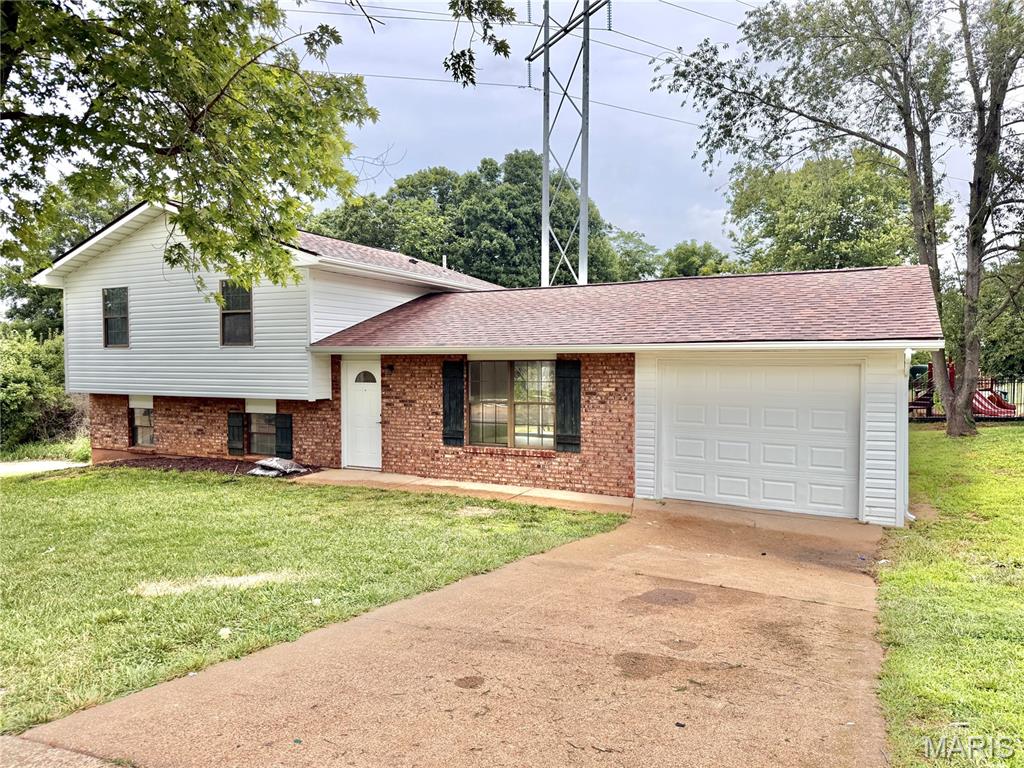 Welcome to this charming split-level home offering the perfect combination of comfort, space, and convenience. Featuring 3 bedrooms, 2 bathrooms, a spacious living area, an attached garage, and a large yard, this home is ideal for families, first-time buyers, or anyone looking for extra room to spread out. The functional layout provides plenty of living space, while the established neighborhood offers a peaceful setting close to schools, shopping, parks, and everyday amenities. Don’t miss your opportunity to make this move-in-ready home your own!

Listing is agent owned