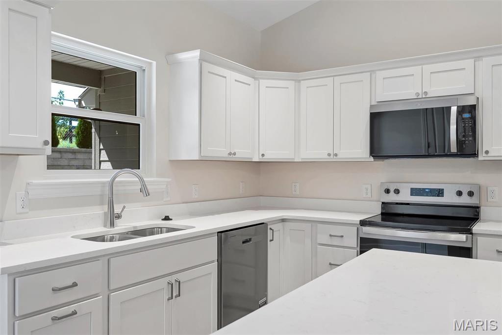 The Villas At Stone Ledge - Residential