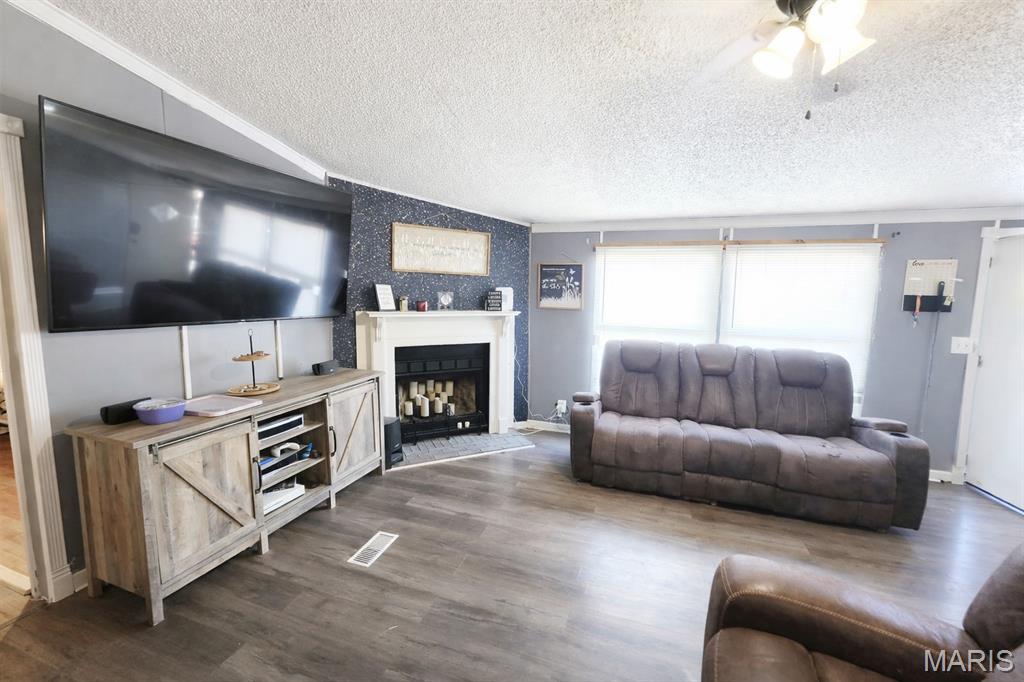 Shelter Mobile Manor - Residential
