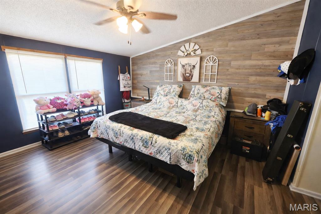Shelter Mobile Manor - Residential