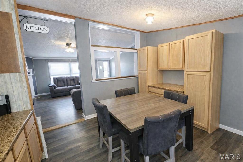 Shelter Mobile Manor - Residential