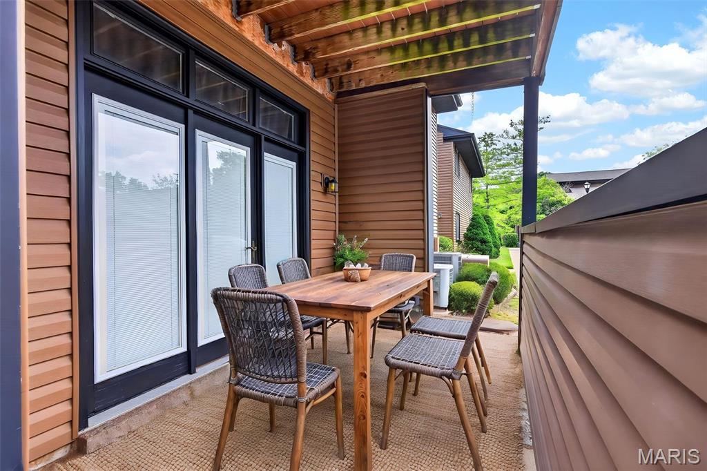 Creve Coeur Station Condo First - Residential