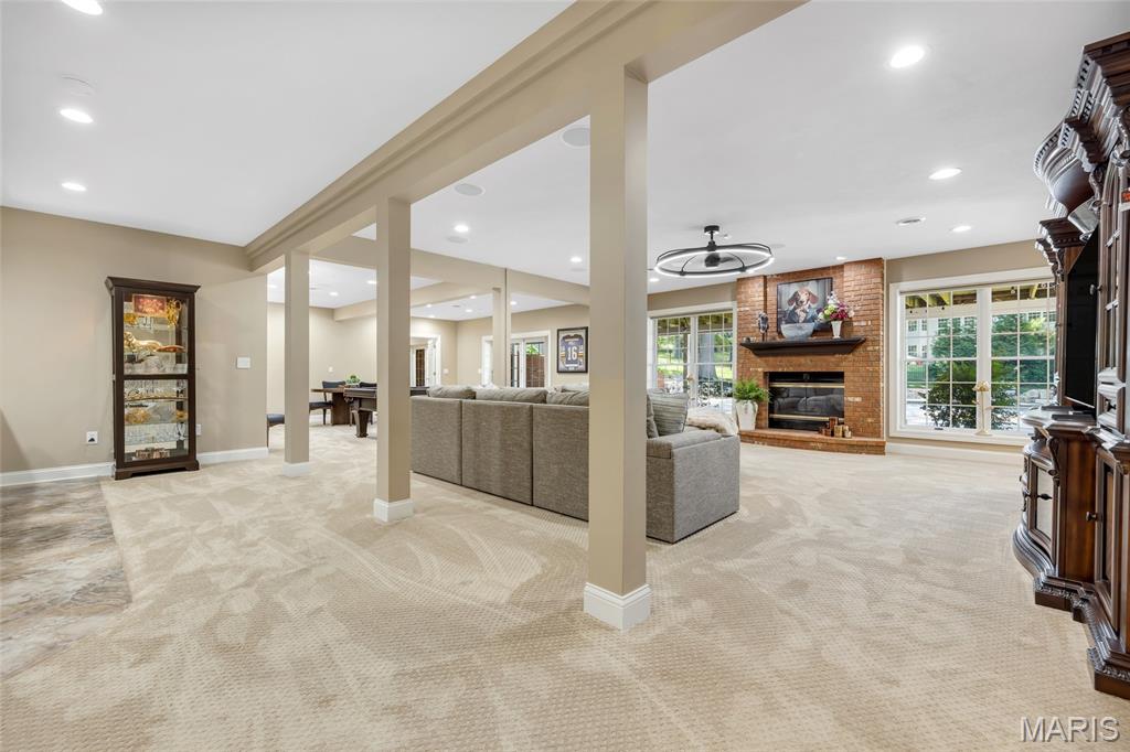 County Club Hills - Residential
