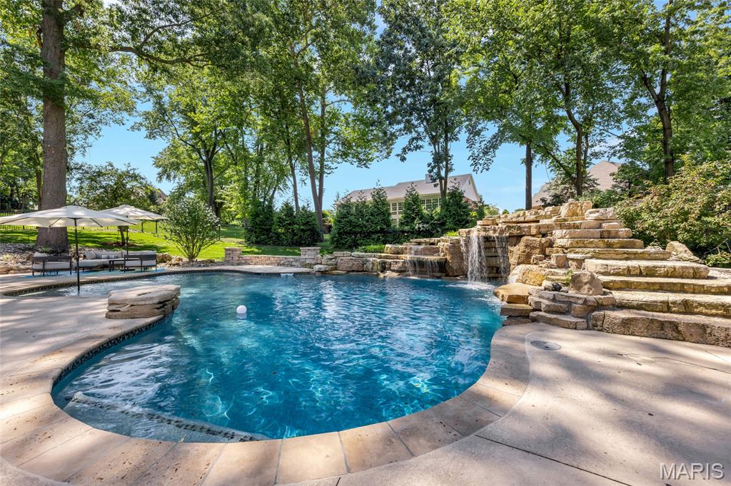 County Club Hills - Residential
