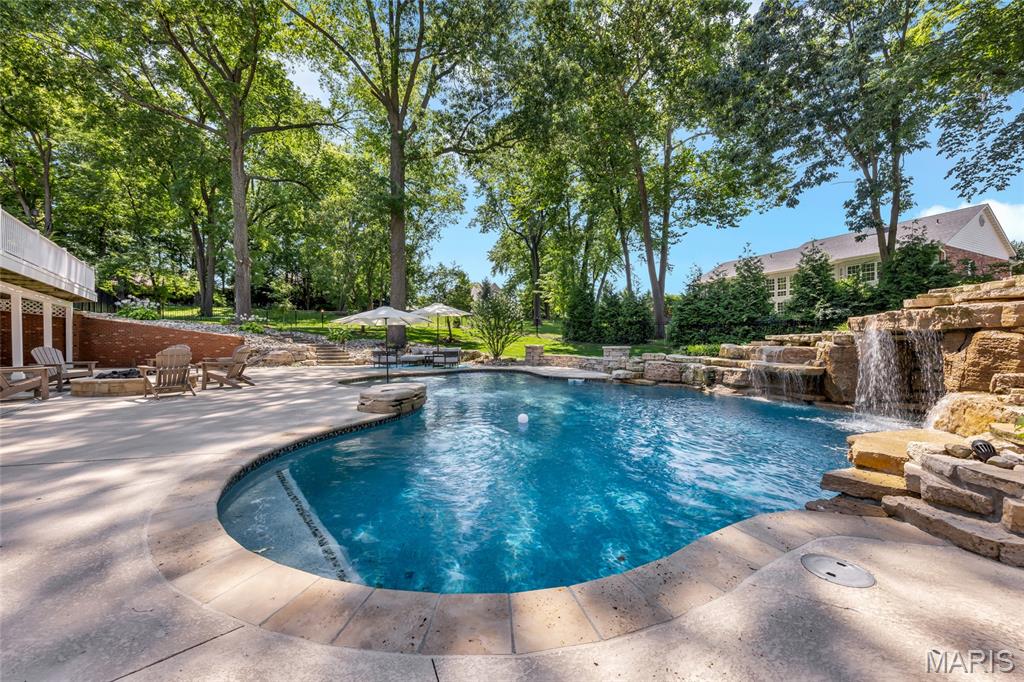 County Club Hills - Residential