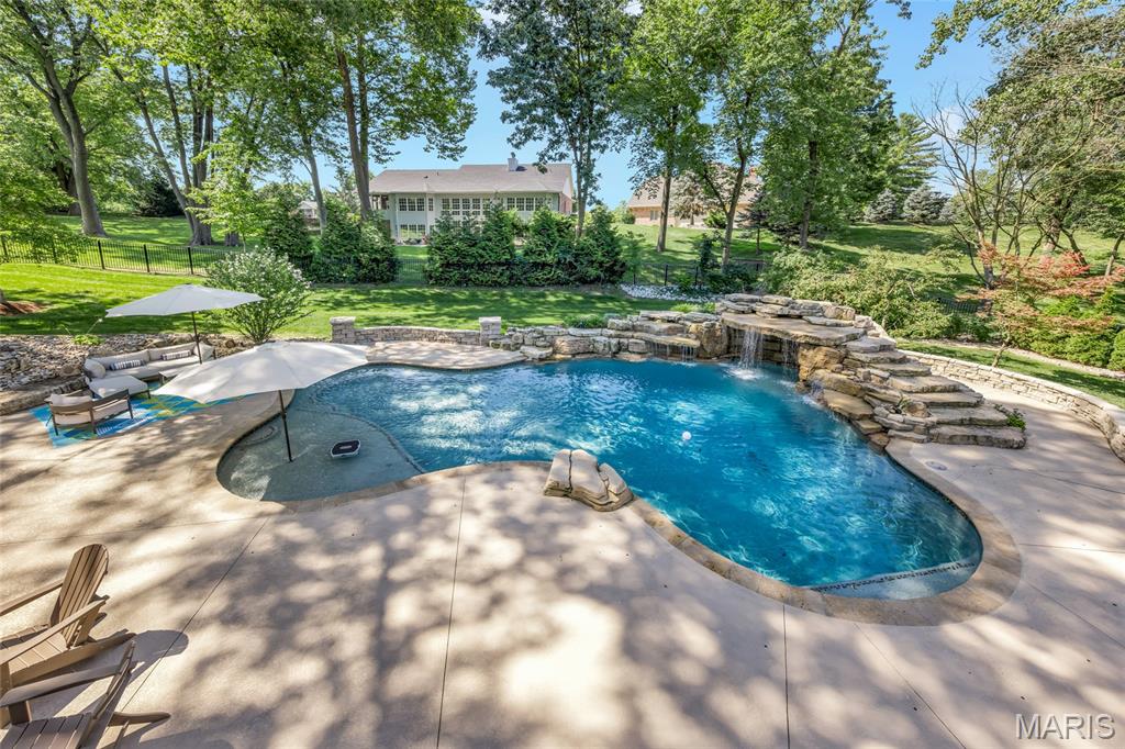County Club Hills - Residential