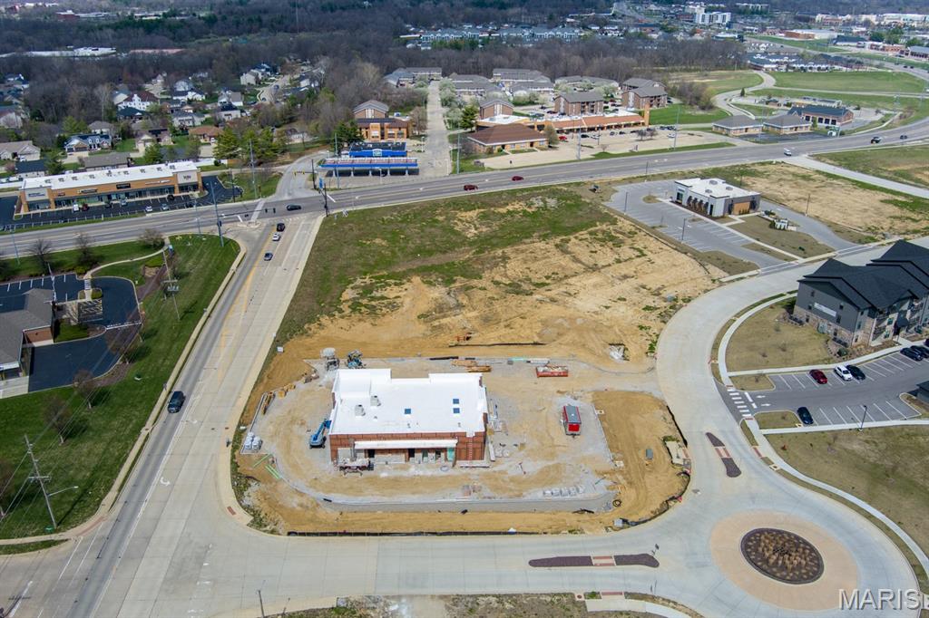 New construction retail space available at Jimmy John’s @ Meridian Plaza in Glen Carbon. This 5,700 SF building is anchored by Jimmy John’s, scheduled to open May 2026, with 950–4,200 SF available for lease. The remaining space can be leased by one tenant or divided for smaller users. Excellent opportunity for restaurant, retail, medical, fitness, service, or boutique concepts seeking space in a growing Edwardsville/Glen Carbon corridor. Located along Meridian Road near IL Route 157, approximately 3 miles from SIUE, and near apartments, restaurants, medical users, fitness concepts, and other retail. Lease rate is $30/SF NNN with T.I. allowance available.