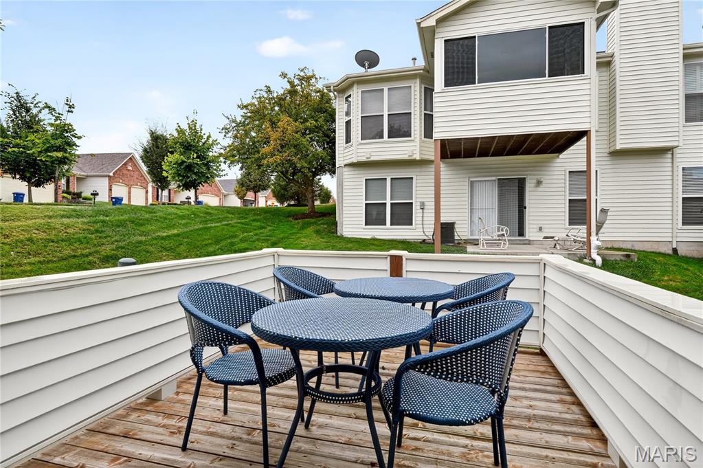 Villas At Ladue Bluffs One - Residential