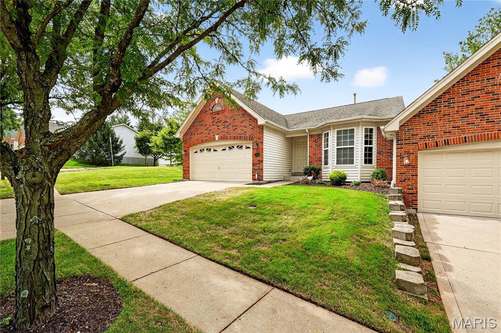 Villas At Ladue Bluffs One - Residential