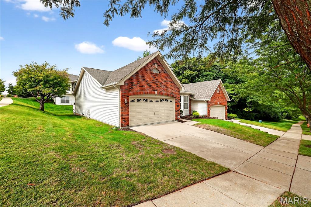 Villas At Ladue Bluffs One - Residential