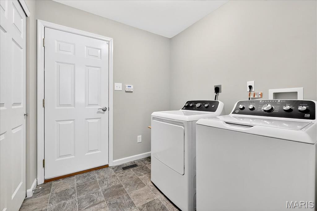 Villas At Ladue Bluffs One - Residential