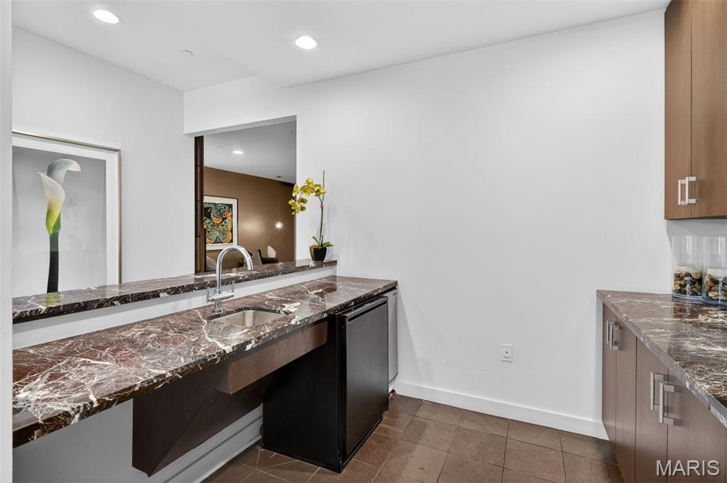 4545 Lindell Blvd - Residential