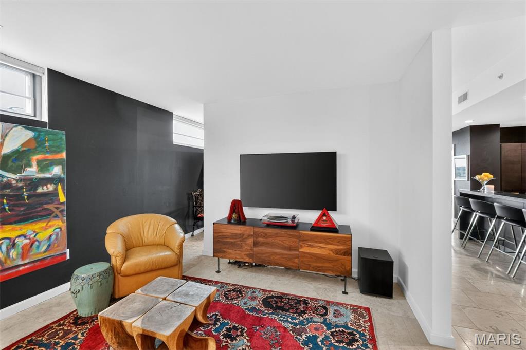 4545 Lindell Blvd - Residential