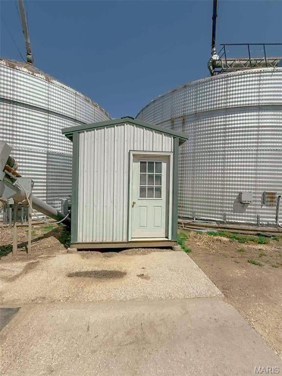 Not in a subdivision - Commercial Sale