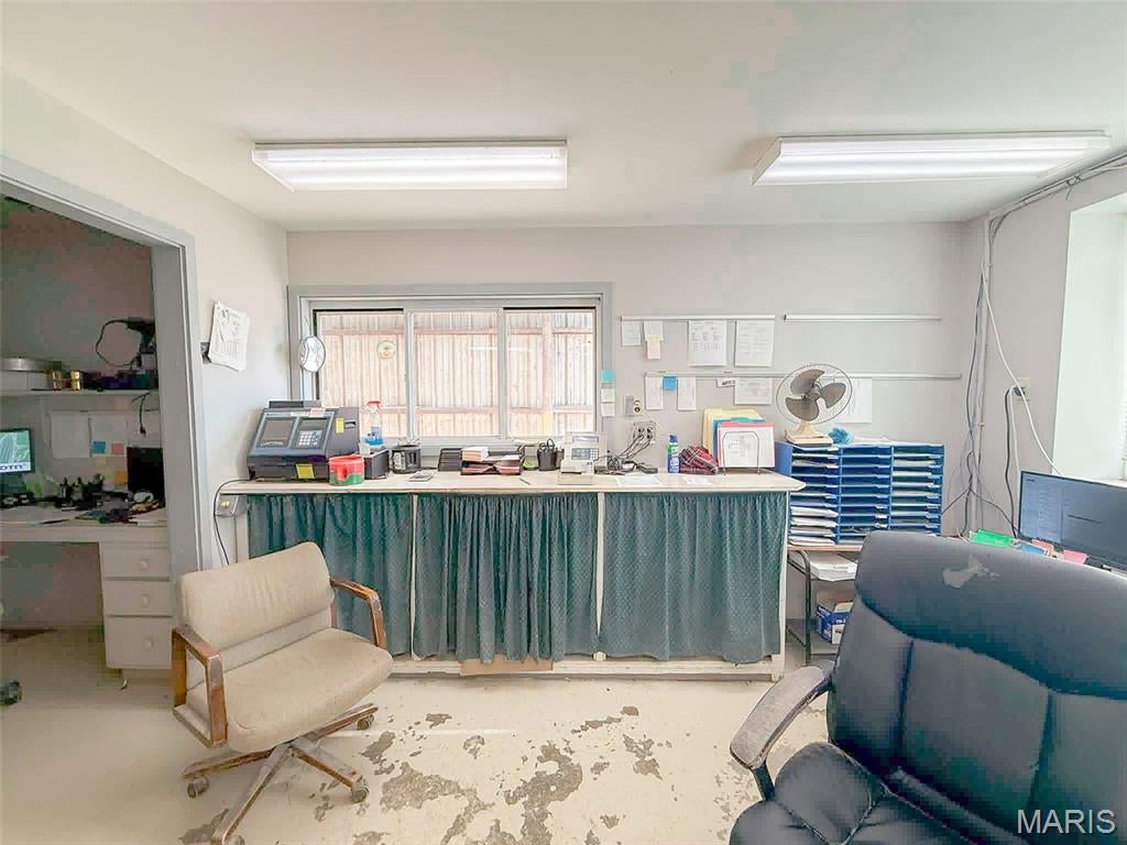 Not in a subdivision - Commercial Sale