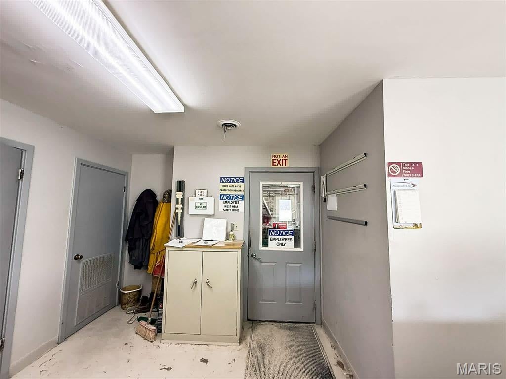 Not in a subdivision - Commercial Sale