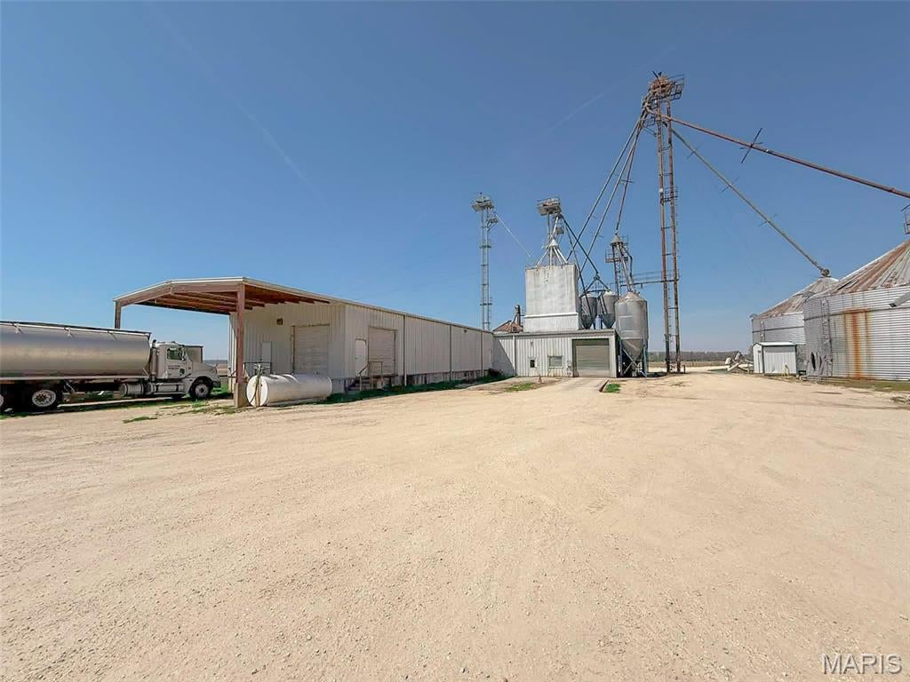 Not in a subdivision - Commercial Sale