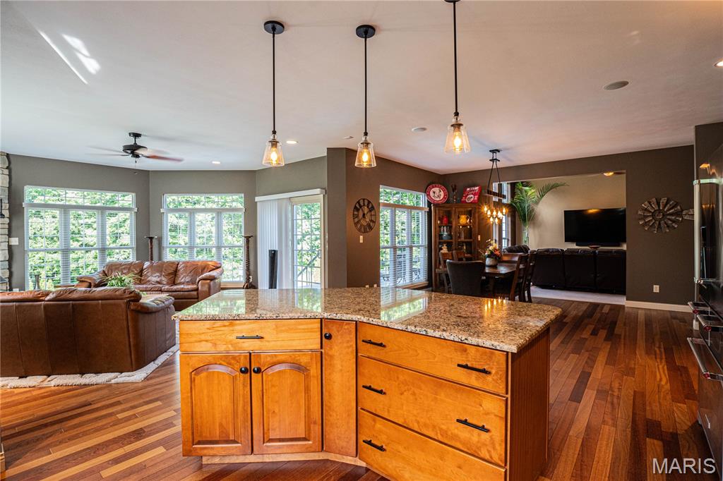 Tompkins Rdg - Residential