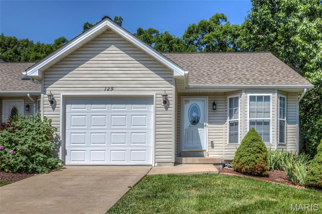 Fantastic 2-bedroom, 1.5 bath villa ready for immediate occupancy. The large open floor plan has a main floor laundry, large kitchen with 42-inch cabinets, backsplash, plenty of cabinet space, range, microwave & refrigerator. Master bath is roomy with walk-in closet & full bath. This villa is perfect; vaulted ceilings, bay window in 2nd bedroom, walk-out basement, patio, deck and private yard backing to trees & woods! Home has been updated, freshly painted and has all new flooring. This is a non-smoking unit. Small pet allowed with additional $100//month fee. Security deposit is $1500.00. 1-year lease min. Location: End Unit