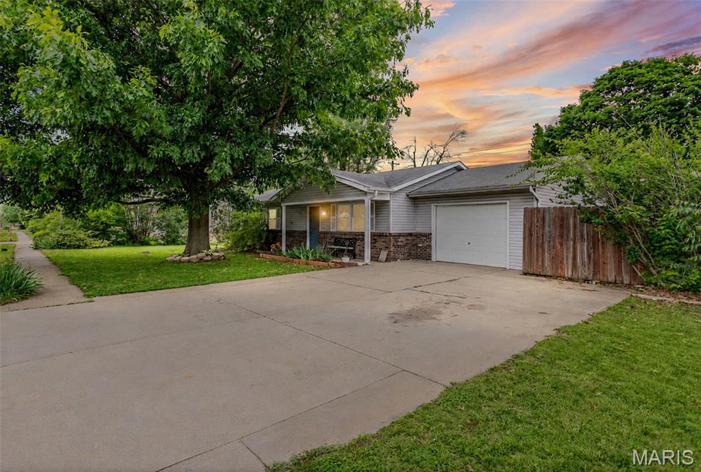 Welcome home to this charming 3 bedroom, 2 bathroom home located in a quiet neighborhood in Troy, Illinois! This well-maintained property offers a spacious and functional layout with a comfortable flow throughout the home. The kitchen features plenty of cabinet space and opens nicely to the main living areas, making it great for everyday living and entertaining.
The home offers generously sized bedrooms, including a comfortable primary suite with its own private bathroom and large closet. Enjoy the fenced-in backyard — perfect for kids, pets, or gatherings — along with a garden shed for extra storage.
Conveniently located close to shopping, dining, parks, and everything Troy has to offer, this home combines comfort, convenience, and peaceful living all in one!
