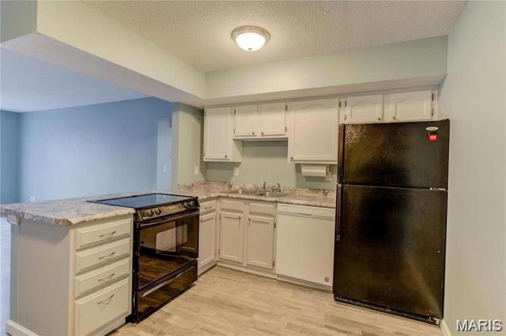 Summergate Garden Condo - Residential