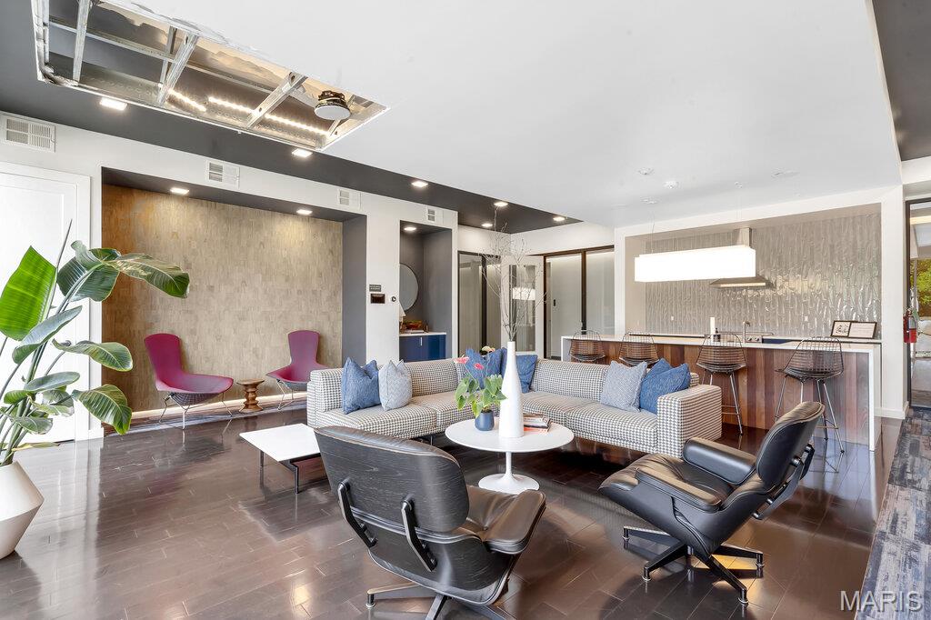 4101 Laclede Condos - Residential