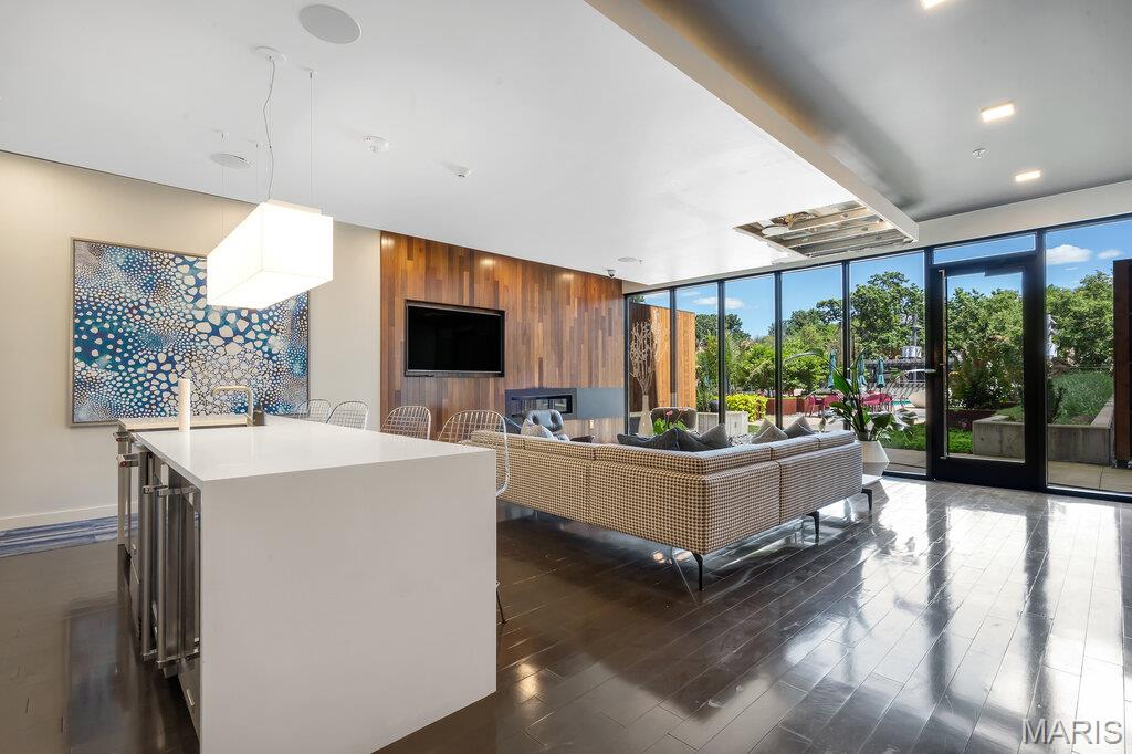 4101 Laclede Condos - Residential