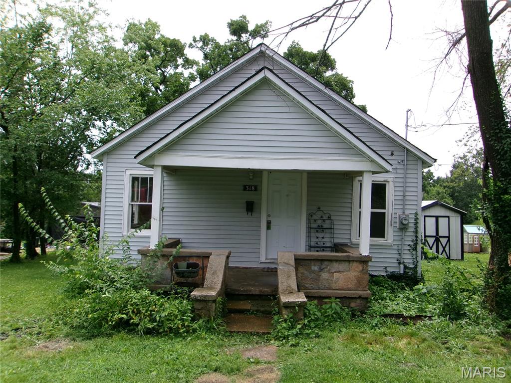 Excellent opportunity for investors seeking immediate income with long-term potential. This 2-bedroom, 1-bath home offers older home character,  featuring a covered front porch, a comfortable living space, and a spacious backyard—ideal for outdoor recreation.

The property is already tenant-occupied, providing consistent rental income from day one, presenting both a reliable addition to an existing portfolio and a promising first investment.

Home is being sold AS IS
