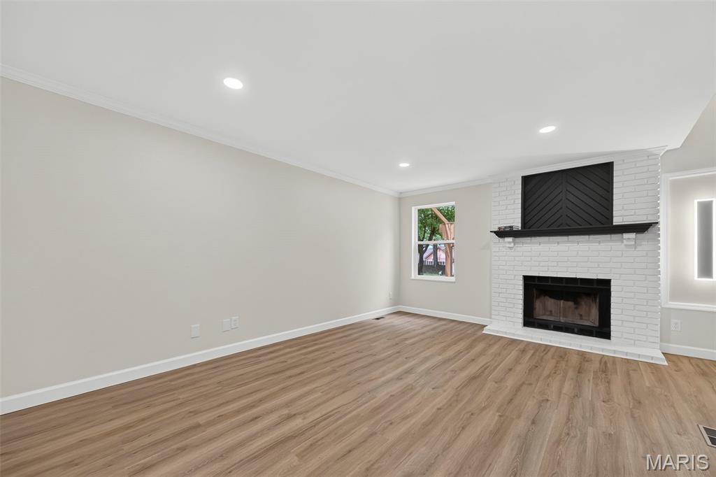Chateau Country Club Condos - Residential