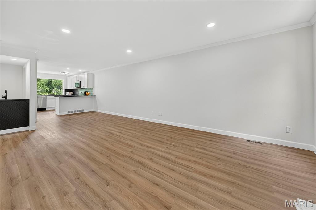 Chateau Country Club Condos - Residential