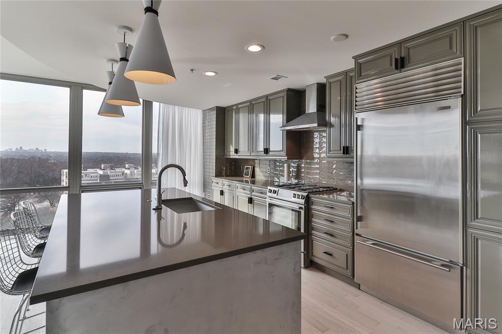 Park East Tower - Residential Lease