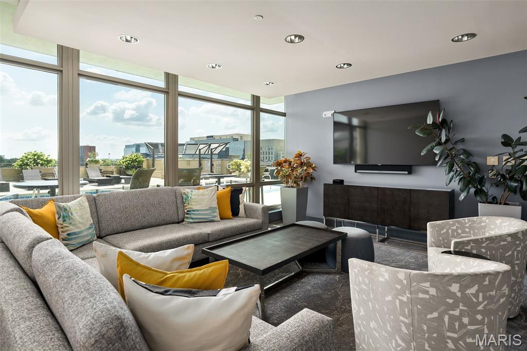 Park East Tower - Residential Lease