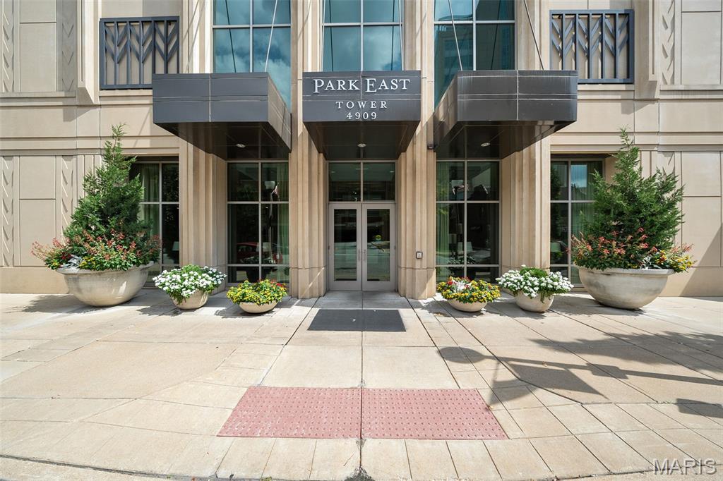 Park East Tower - Residential Lease