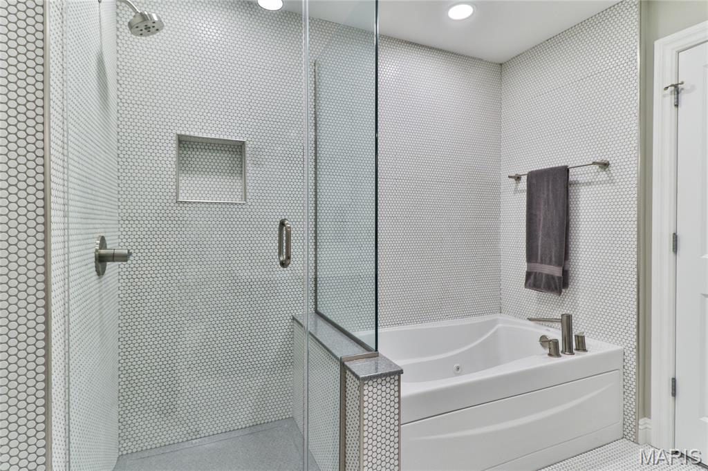 Park East Tower - Residential Lease