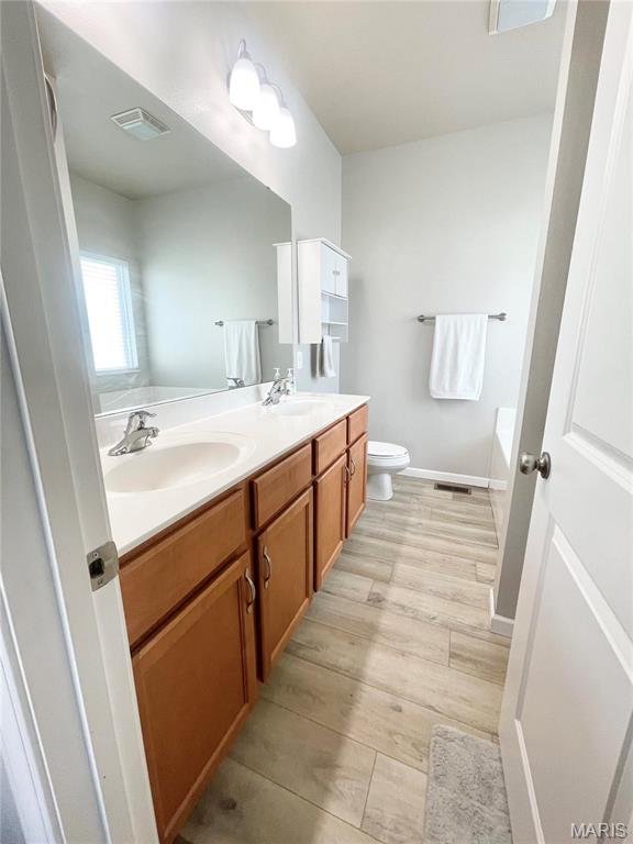 GREYSTONE ESTATES - Residential Lease