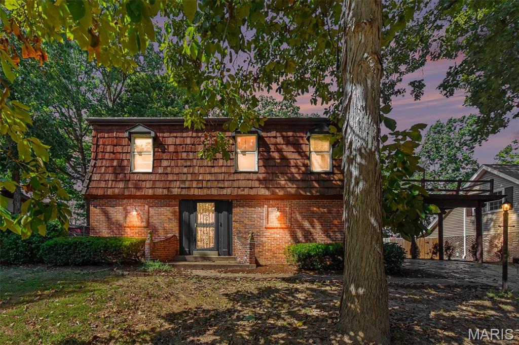 So much home for the money and priced at under $200 per square foot! This spacious, open home offers hardwood floors throughout much of the main level and a cozy wood-burning fireplace that makes the living area feel warm and inviting. The partially finished basement features impressive 9-foot ceilings and offers plenty of opportunity for additional living, recreation, office, or storage space. Systems Newer including HVAC, Water Heater and check out the copper plumbing drain lines. Whoa!!!

With limited inventory available in Mehlville Schools at this price point, this is one you’ll want to see quickly. Showings begin Saturday at 10:00 AM, with a Public Open House Saturday from 12:00–2:00 PM.

Step outside to a spacious backyard with a wonderful natural play area—perfect for kids, pets, entertaining, or simply enjoying the outdoors. The covered carport/deck area also offers great potential to be transformed into additional usable outdoor living space (on the deck roof).

Location, location, location! Conveniently situated just minutes from I-55, Schnucks, restaurants, shopping, and everyday conveniences, while located in the desirable Mehlville School District.