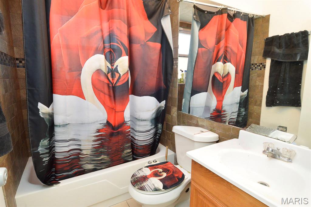 Colonial Woods Condo - Residential