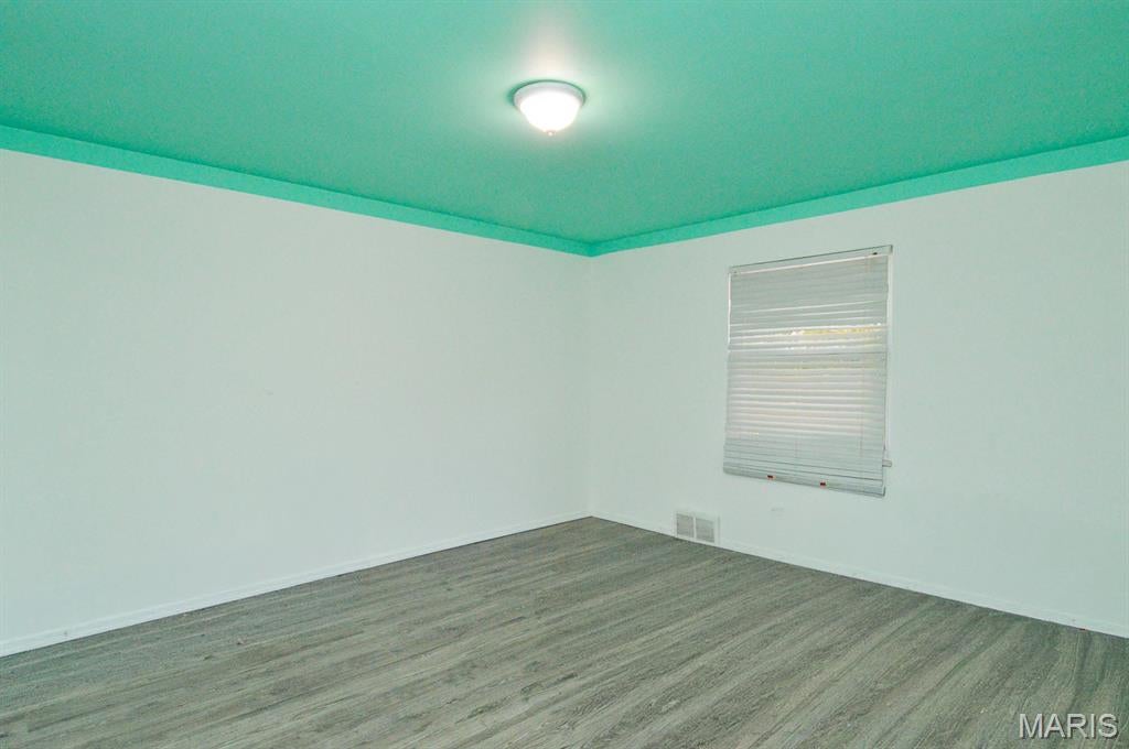 Colonial Woods Condo - Residential
