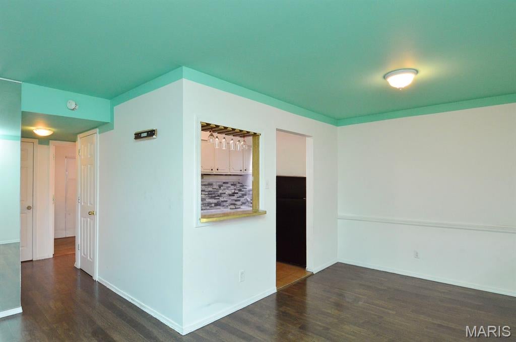 Colonial Woods Condo - Residential