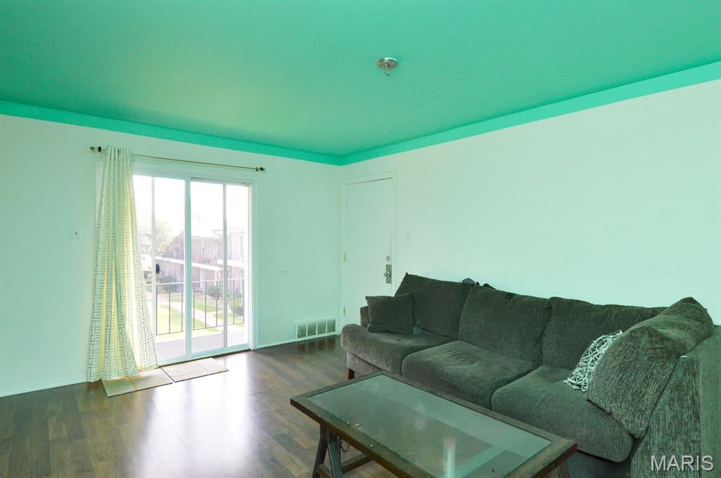 Colonial Woods Condo - Residential
